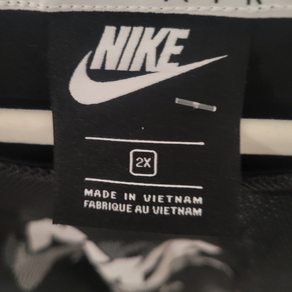 NWT Nike Air Women's Sportswear workout Mesh Crop Top Black White Size 2X - Picture 7 of 9